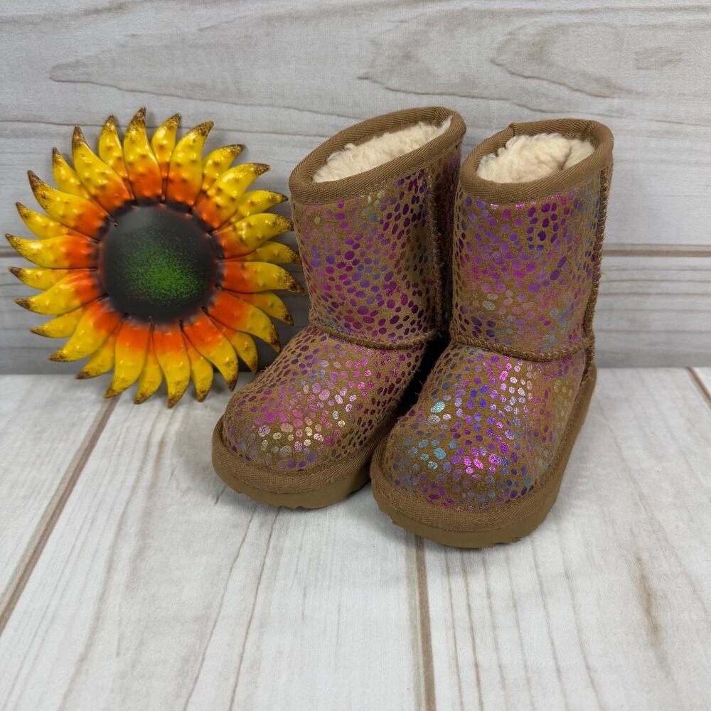 UGG Kids Classic II Iridescent Boots Size 6C Toddler
